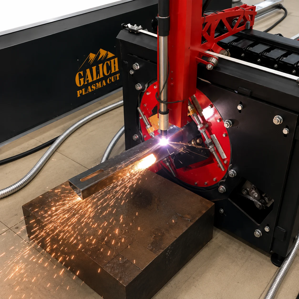 Станок плазменной резки труб с ЧПУ Galich PROFTUBE 200×200×6000 — вид сбоку