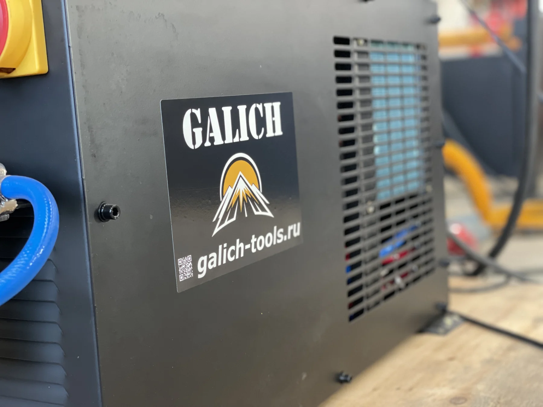 Аппарат воздушно-плазменной резки Galich CUT 400A — вид сбоку