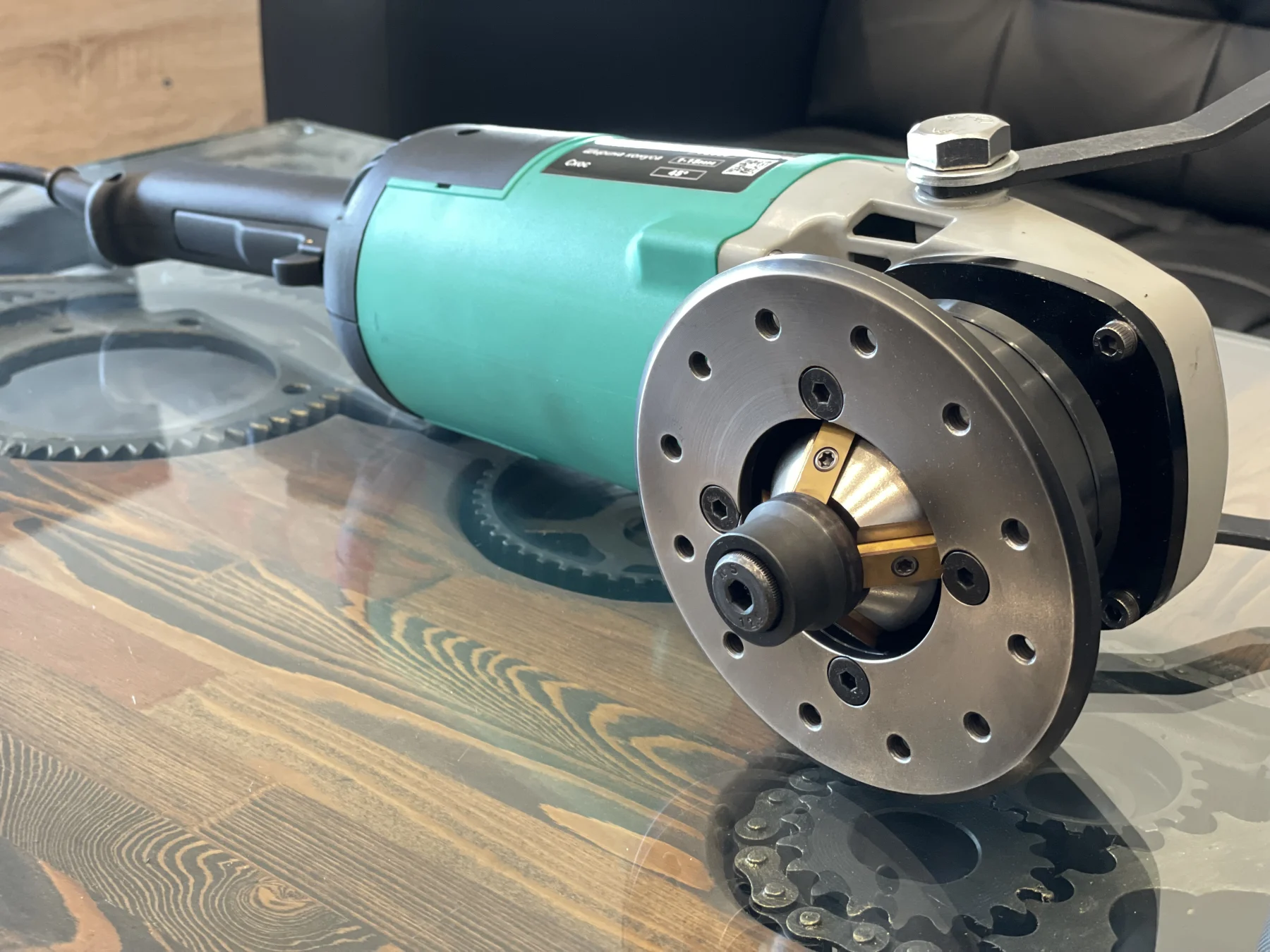 Фаскосниматель GALICH Universal Grinder F2600 для обработки кромки — вид спереди