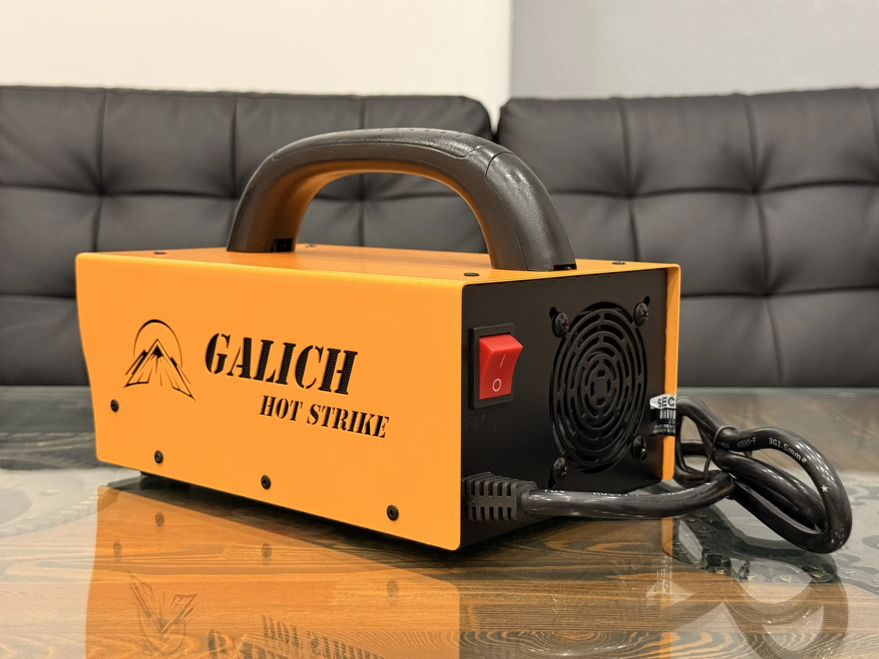 Контактный прибор Galich Hot Strike Digital 110-120V для удаления вмятин — вид сбоку