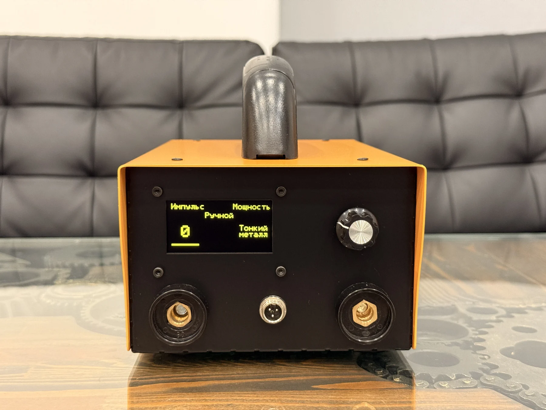 Контактный прибор Galich Hot Strike Digital 110-120V для удаления вмятин — вид спереди